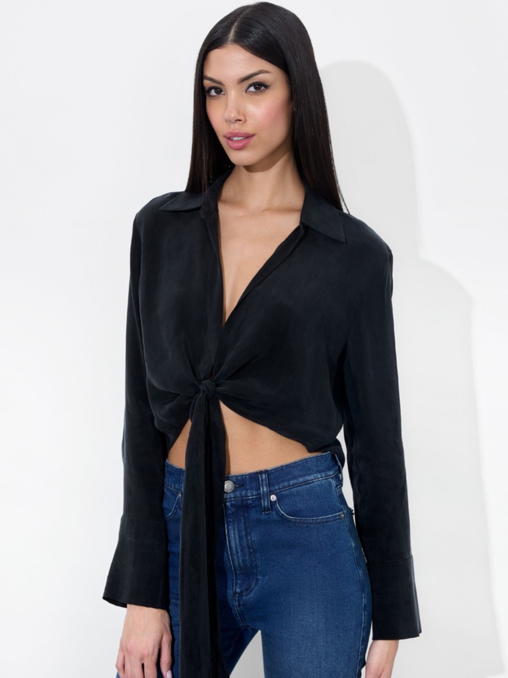 Alice + Olivia Hannon Tie Front Blouse in Black Sz M NWT